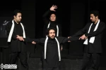 نگاهی به نمایش ”من سیاوش نیستم” نوشته سید مهدی شربتی و کارگردانی "حسین فرخی"

"من سیاوش نیستم" نمایشی دانشگاهی است؛ به این معنی که تولیدکنندگان و تمامی مجریان آن از طیف دانشگاهیان هستند. هرچند این مسئله به خودی خود امتیاز منفی به حسا