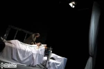 نگاهی به نمایش ”شب آخر دنیا” نوشته ”محمدامیر یاراحمدی” و کارگردانی ”علیرضا محمدی”

اوج تراژدیک آثار یاراحمدی در کشمکش و تقابل دو نسل امروز و گذشته، خود را نمایان می کند و گره های نمایشی در همین چارچوب یکی یکی آشکار و باز می شود و نشانه های پدیدارشناسانه