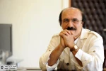 گفت و گو با ”اردشیر صالح پور”  درباره آئین ها و مراسم نمایشی نوروز

یکی از با ذوق ترین جشن های بشری همین نوروز ایرانی است. آغاز رستن و شکفتن است. حرمت گذاری به زایش است. این پنج  روز آخر سال را مردم در یک شکل کاملا نمایشی به خوشی می پردازند. در اینجا مش