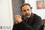 گفت و گو با ”محمودرضا رحیمی” کارگردان نمایش ”مرکب خوانی ارکستر مردگان”

من هیچگاه به دنبال انتقال مفهوم نیستم. طرح ها، طرح های ذهنی است که بیشتر برایم حالت تصویری دارد و دوست دارم به گنجایش های تصویری متون ایرانی احترام بگذارم و ببینم راجع به آن ها چه ف
