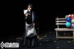 نگاهی به نمایش ”بانوی گمشده” به نویسندگی ”هلن خانزاده امیری” و کارگردانی ”فرهاد شریفی”

نمایشنامه و اجرای "بانوی گمشده" به این مسئله می پردازد که وقتی توانایی ها و قدرت "فرد"، که در بیانگری و خود آشکاری اش نمایان می شود، نادیده گرفته