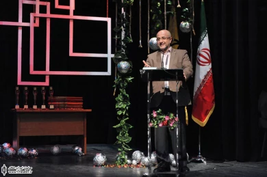 اردیبهشت تئاتر تهران 5