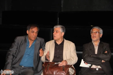 حضور حسین طاهری در پشت صحنه روز مرگ در داستان هملت 3