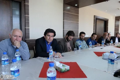 نشست حسین طاهری با مسولین وهنرمندان تئاتر کرمانشاه‎ 6