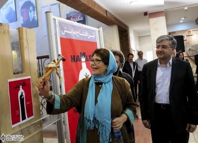 زنگ افتتاح نمایش هملت 1