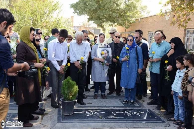 حضور هنرمندان  جشنواره عروسکی در قطعه هنرمندان بهشت زهزا 7