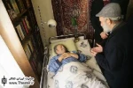تندیس نخستین سوگواره خمسه به محمدعلی کشاورز اهدا شد