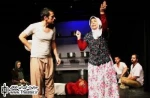 نمایش «شانس داشتن ته‌دیگ» کار کاوه مهدوی؛ کمدیِ تلخ و سیاه روزمرگی

نمایش «شانس داشتن ته‌دیگ» بر خلاف نام متفاوتش، از داستان و شخصیت‌های پیچیده و غیرمتعارفی برخوردار نیست.