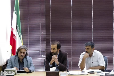 نشست مسئولین تماشاخانه های خصوصی تهران با مدیر مرکز هنرهای نمایشی
