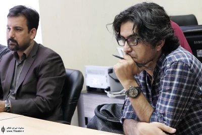 نشست مسئولین تماشاخانه های خصوصی تهران با مدیر مرکز هنرهای نمایشی