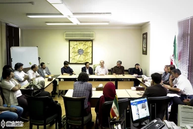 نشست مسئولین تماشاخانه های خصوصی تهران با مدیر مرکز هنرهای نمایشی 7