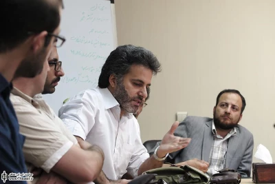 نشست مسئولین تماشاخانه های خصوصی تهران با مدیر مرکز هنرهای نمایشی