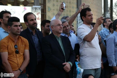 بازدید علی مراد خانی از نمایش های روز پنجم جشنواره آیینی و سنتی