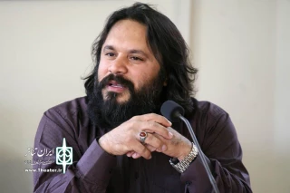کوروش زارعی در مراسم افتتاحیه‌ روایت عشق :

هنر نقالی و پرده‌خوانی بستر خوبی برای پرداختن به فرهنگ علوی است