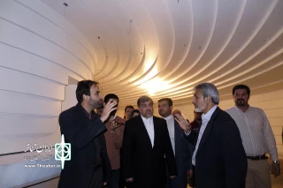 وزیر ارشاد، معاون هنری وزیر و مدیرکل هنرهای نمایشی از بازسازی تئاتر شهر ابراز نارضایتی کردند

شفیعی: پیمانکار تئاترشهر شش ماه هیچ کاری نکرده است