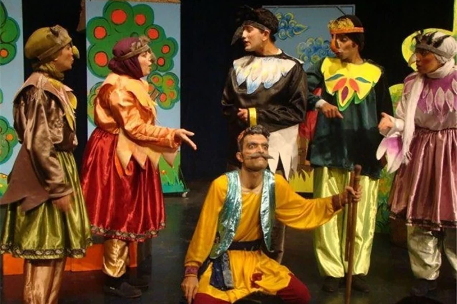 نمایش «خانواده کارفینگل»