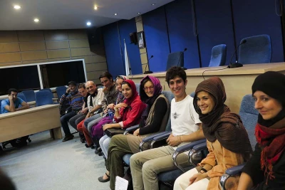 بازیگران نمایش خیابانی «پارادا» از ایتالیا:

تماشاگران ایرانی شگفت‌انگیزند