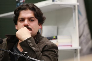 نشست خبری اولین جایزه ادبیات نمایشی بنیاد استادمحمد برگزار شد

جواد عاطفه: نسل جوان نگاه توریستی دارد