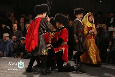 دخترى بر آب خروشان 4