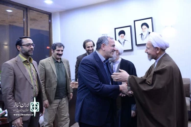 نمایندگان مجلس و شورای شهر در تئاتر شهر 8