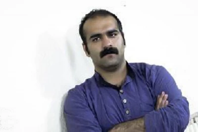 اجرای نمایشی ملهم از فضای جشنواره دانشجویی
