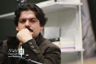 گروه وَ ناگهان تبدیل به یک کمپانی موثر و فعال تولید تئاتر شده است

یادداشتی درباره‌ی نمایش «آرتیگوشه»