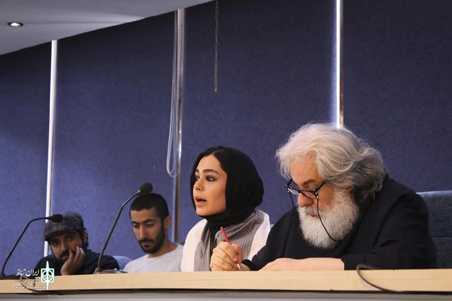 نشست خبری نماش مجلس ضربت زدن‎ 4