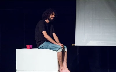 میلاد محمدی کارگردان و بازیگرنمایش «من من نیست، دشمن است، دشمن لجن است»:

شرایط اجتماعی پاسخگوی نیازهای جوان هایی مانند امیر نیست