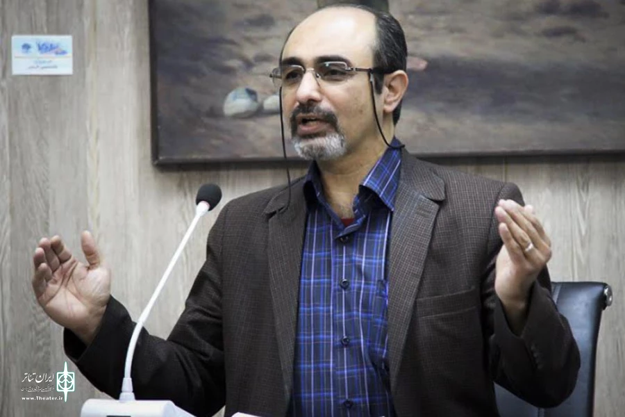 در جلسه فعالیت های دفتر نمایش بچه های مسجد  مطرح شد 
نویسنده و هنرمند باید مکتبی باشد تا آثارش تاثیر بگذارد 2