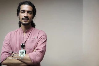 در گفت وگو با عامر مسافر آستانه کارگردان نمایش "صور اسرافیل "عنوان شد:

مفهوم  آخر الزمان  فرصتی برای بررسی نقش  مذهب در زندگی آدم ها