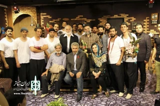 افتتاح  آسید کاظم با حضور مسعود جعفری جوزانی و مانا استادمحمد

محمود استادمحمد مارا نگاه می کند!