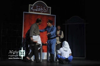 با نوشته ای از محمد چرمشیر

«شیش و بش» از دهم تیرماه روی صحنه تماشاخانه سنگلج  می رود