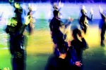 خانواده اولین شهید مدافع حرم به  تماشای دریادلان نشستند 2