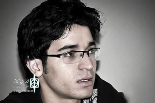 گفت وگو با ابوالفضل کاهانی نویسنده و کارگردان نمایش مایبر

درون واژه بازسازی درام ، حرکت و تئاتر وجود دارد
