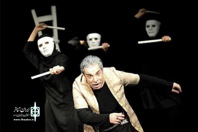 نقد نمایش هفت هشتم به کارگردانی حمید اصغری تتماج و علی برجی

   نمایشی که بر طراحی تأکید دارد