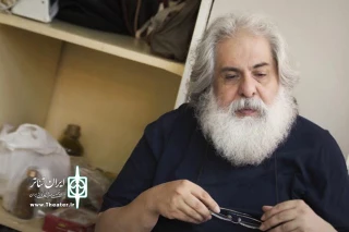 در گفت وگو با محمد رحمانیان کارگردان نمایش مجلس ضربت زدن  مطرح شد ( بخش دوم )

نا گفته های صندلی خالی روی صحنه