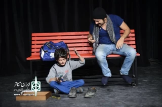  نقد و بررسی نمایش بچه تابستان نوشته حسن حامد  و کارگردانی دریا نظری

گزاره ای صحنه ای و کوتاه  درباره یک پسربچه خیابانی