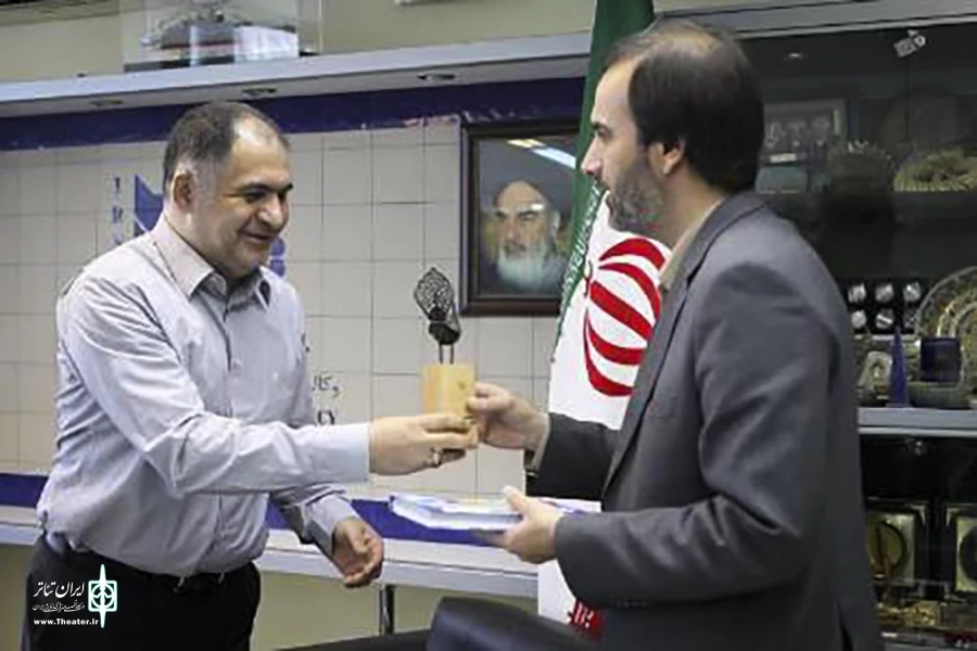مدیرکل مرکز هنرهای نمایشی و دبیر جشنواره تئاتر فجر از ایرنا دیدار کردند 4