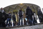 روابط عمومی  تئاتر و صندلی هایی که باید فروخته شوند 2