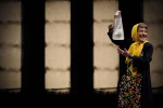 خروس می خواند