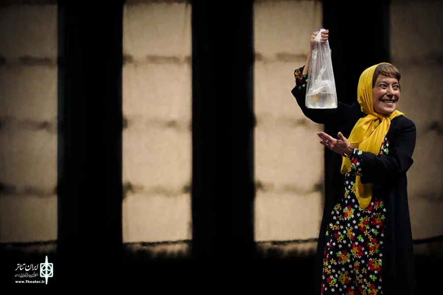 خروس می خواند