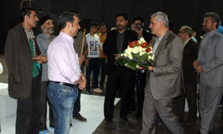 با جشنواره تئاتر رضوی از اجرای «منظومه» تا «سفرهشتم»

استاندار خراسان شمالی به تماشای تئاتر نشست
