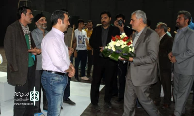 با جشنواره تئاتر رضوی از اجرای «منظومه» تا «سفرهشتم»

استاندار خراسان شمالی به تماشای تئاتر نشست