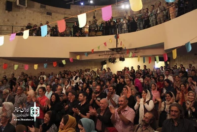 با اعلام آمار تماشاگران تالارهای تئاتر شهر و سنگلج در هفته اول خرداد

پرفروش‌ترین نمایش‌های ماه مشخص شد