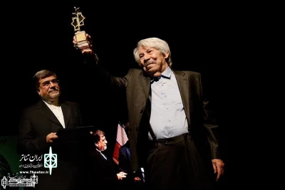 پیام تسلیت وزیر فرهنگ و ارشاد اسلامی برای درگذشت داوود رشیدی

فقدان هنرمندی پرتوان، با دانش و خوش ذوق
