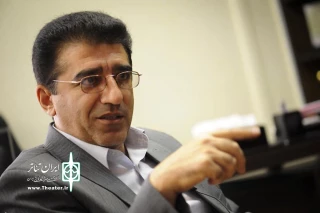 قادر آشنا در پنل پژوهشی جشنواره تئاتر فجر و تئاتر انقلاب عنوان کرد:

هنرمندان باید بتوانند به نقد عملکرد مدیران  بپردازند