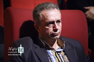 پیشنهاد عطاء‌الله کوپال برای تماشای نمایش «آرسن»:

«آرسن» ساختاری معماگونه دارد