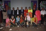 تقدیر از پاکبان‌های زنجانی توسط کودکان در یک نمایش کودکانه