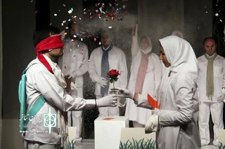 نگاهی به نمایش فصل بهار نارنج به کارگردانی غلامرضا عربی

گلابگیری چشم نمی خواد ، دل می خواد