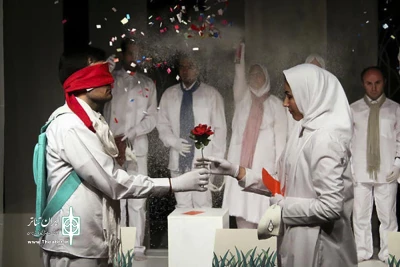 نگاهی به نمایش فصل بهار نارنج به کارگردانی غلامرضا عربی

گلابگیری چشم نمی خواد ، دل می خواد